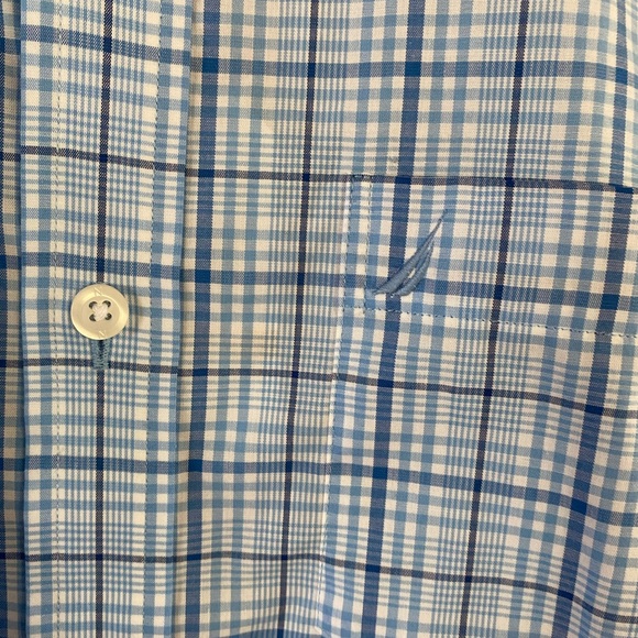 Nautica men’s long sleeve button down - Picture 2 of 4